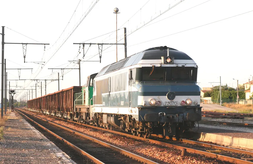 72070 loué à VFLI et 64003 à Portes les Valence 13 03 2010