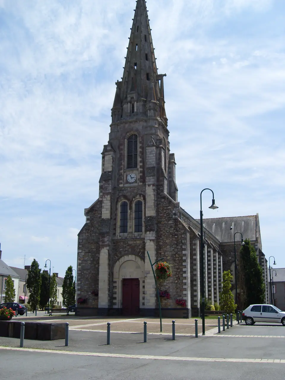 Lusanger église