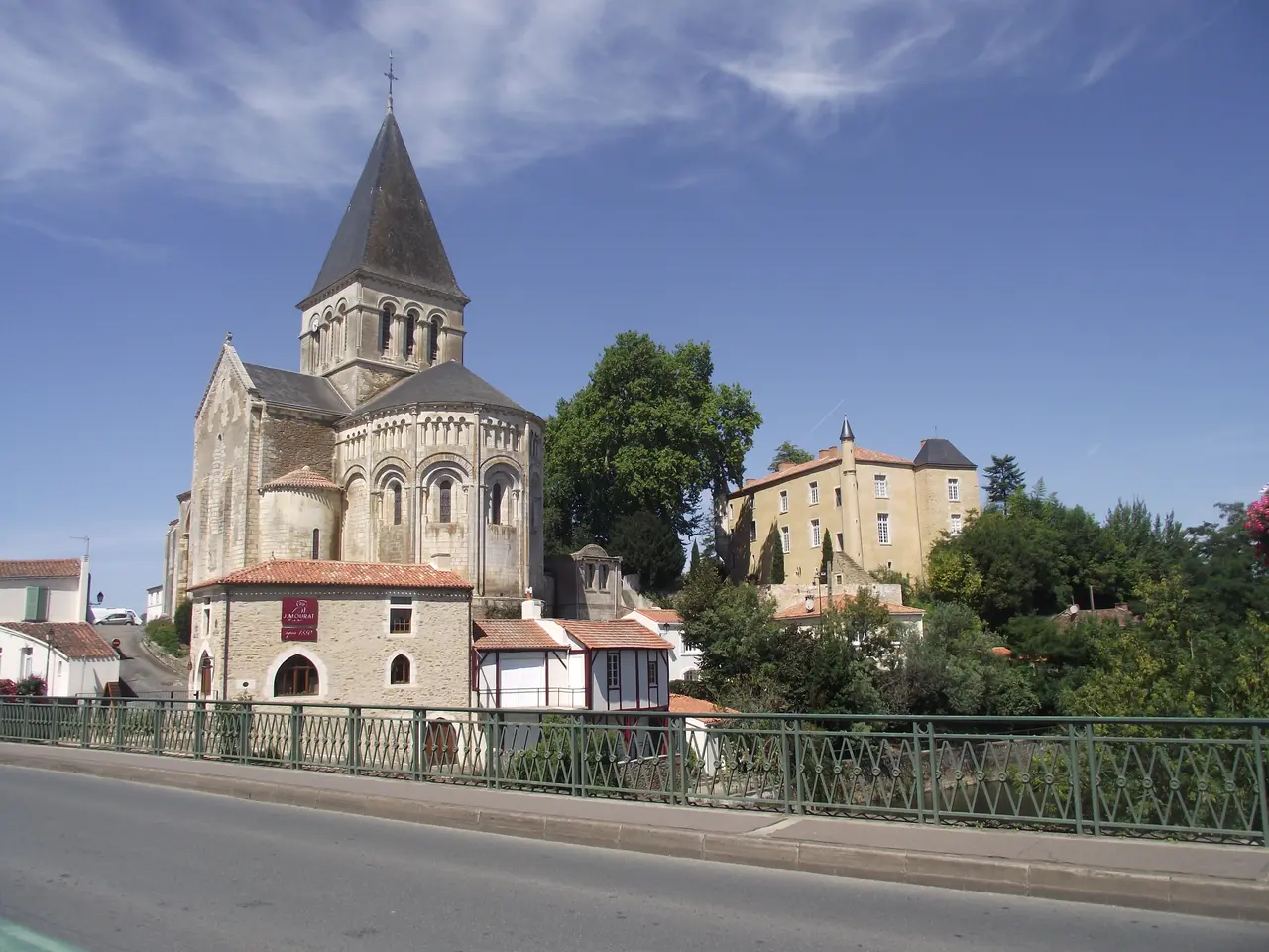 Eglise Mareuil sur Lay Dissais