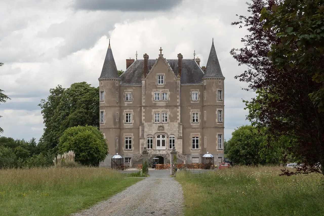 Martigné-sur-Mayenne - château de la Motte-Husson 20190608