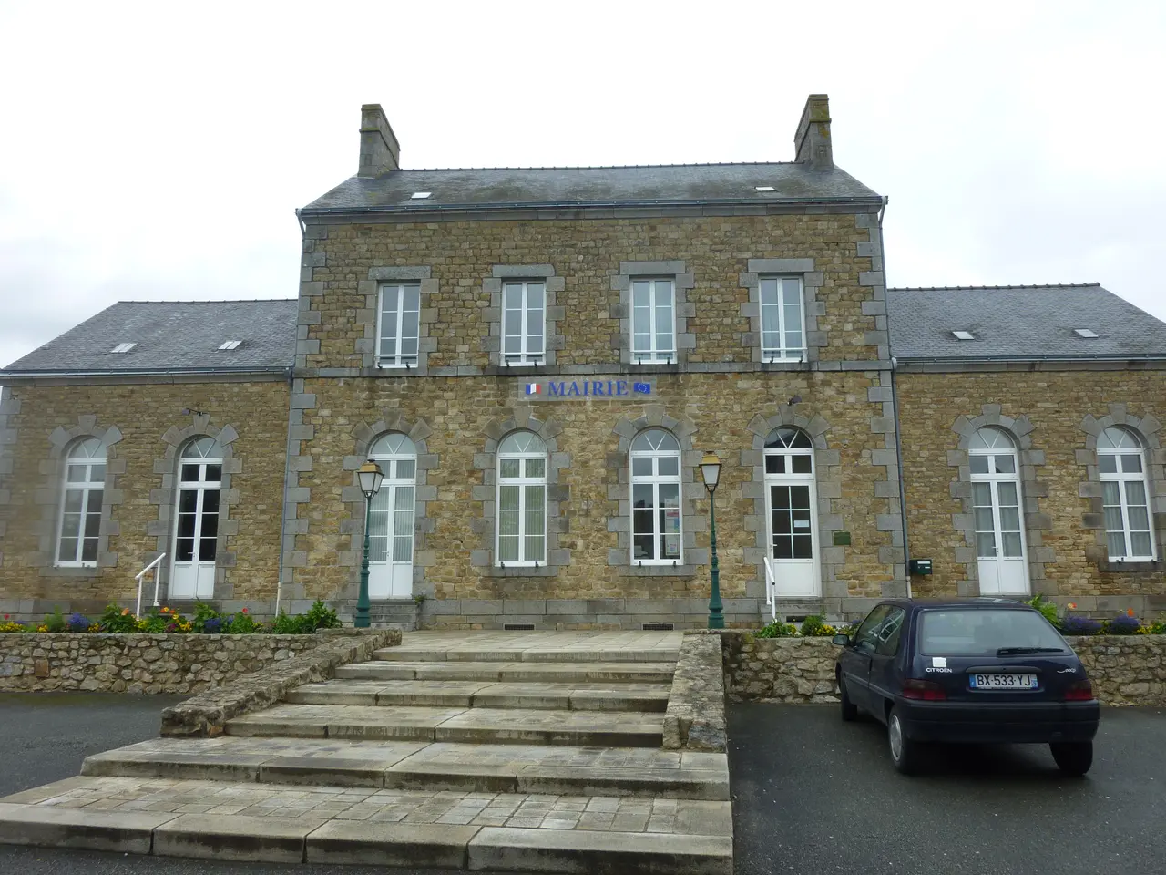 City Hall of Martigné-sur-Mayenne (1)