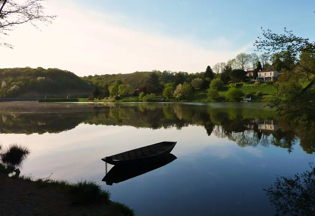 Lac de Mervent, au petit matin