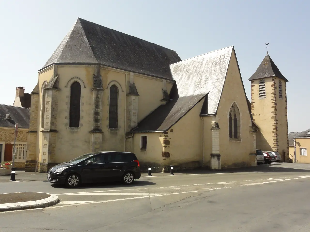 Montbizot (Sarthe) église (02)