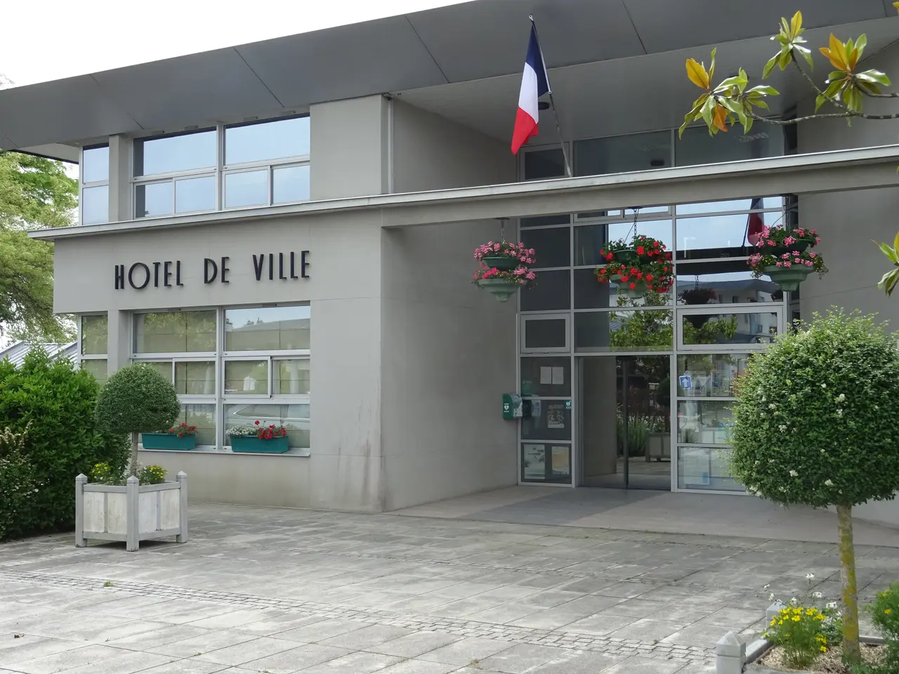 Mouilleron-le-Captif, mairie 04