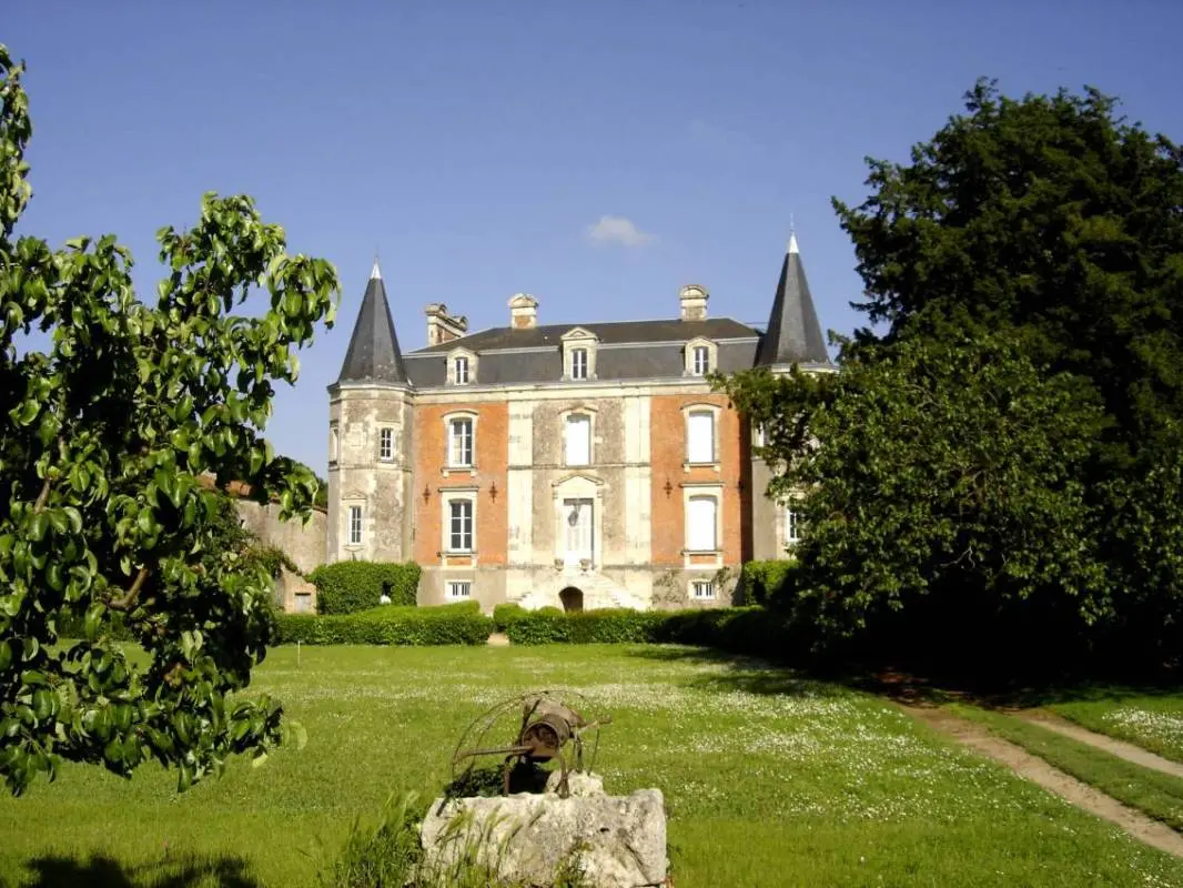 Mouzeuil Saint Martin le château