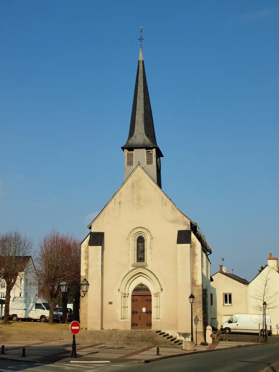 Pellouailles-les-Vignes-FR-49-église-2