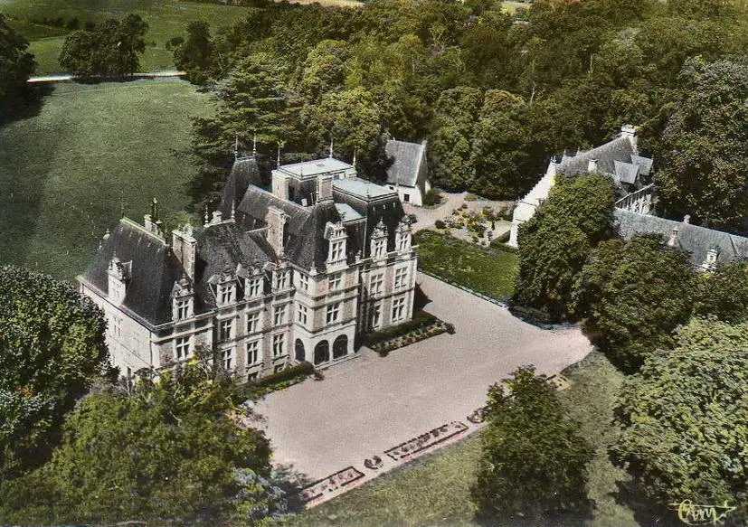 Château de Bois-Dauphin à Précigné
