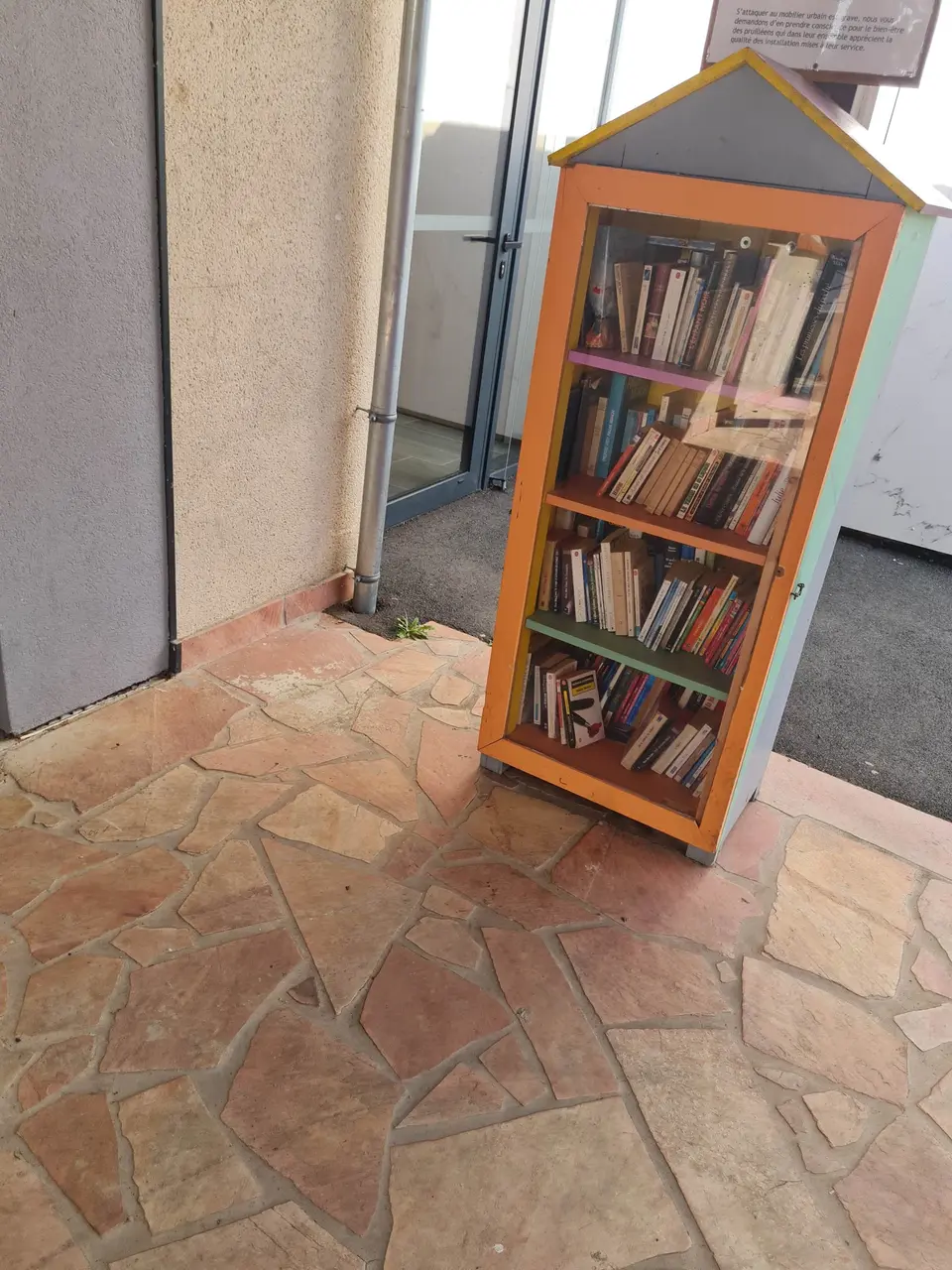 Pruillé-le-Chétif - mairie - boîte à livres