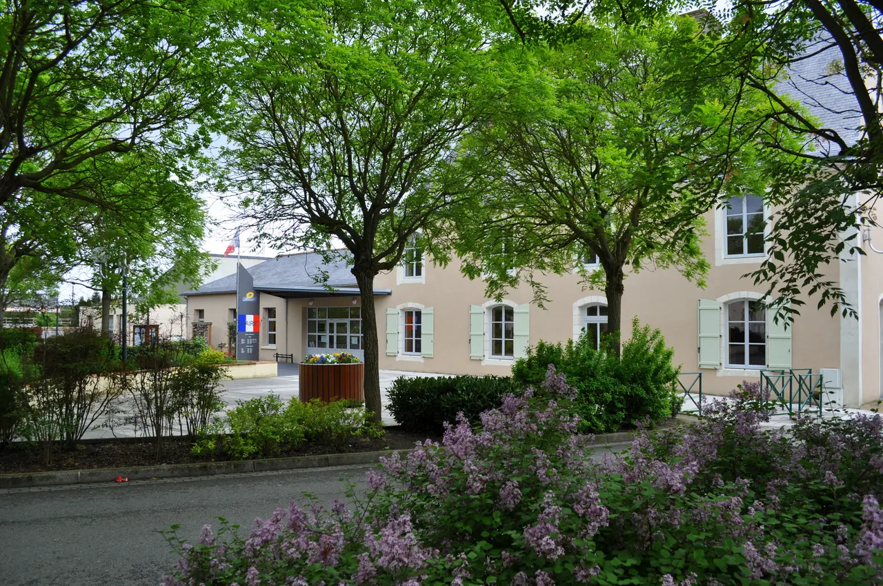 Requeil - Mairie 1 (2012)