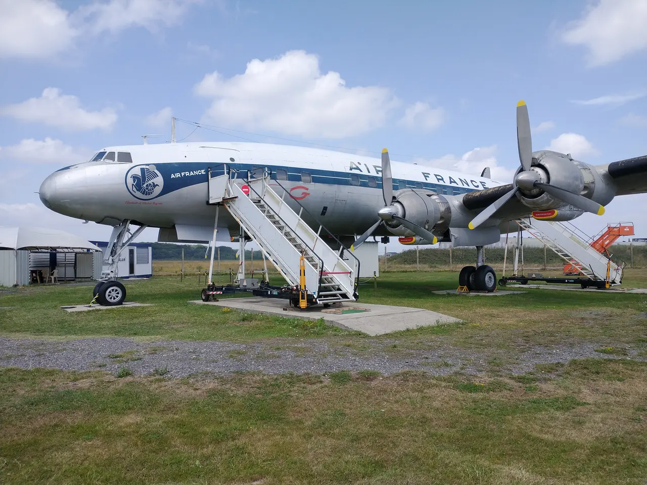 Saint-Aignan-Grandlieu - Super Constellation 20250726-01