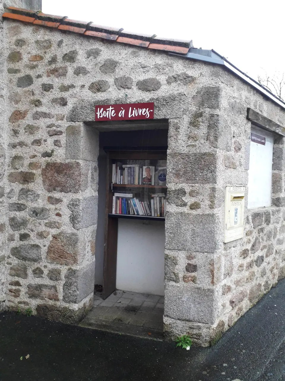 Saint-Aubin-des-Ormeaux - boîte à livres