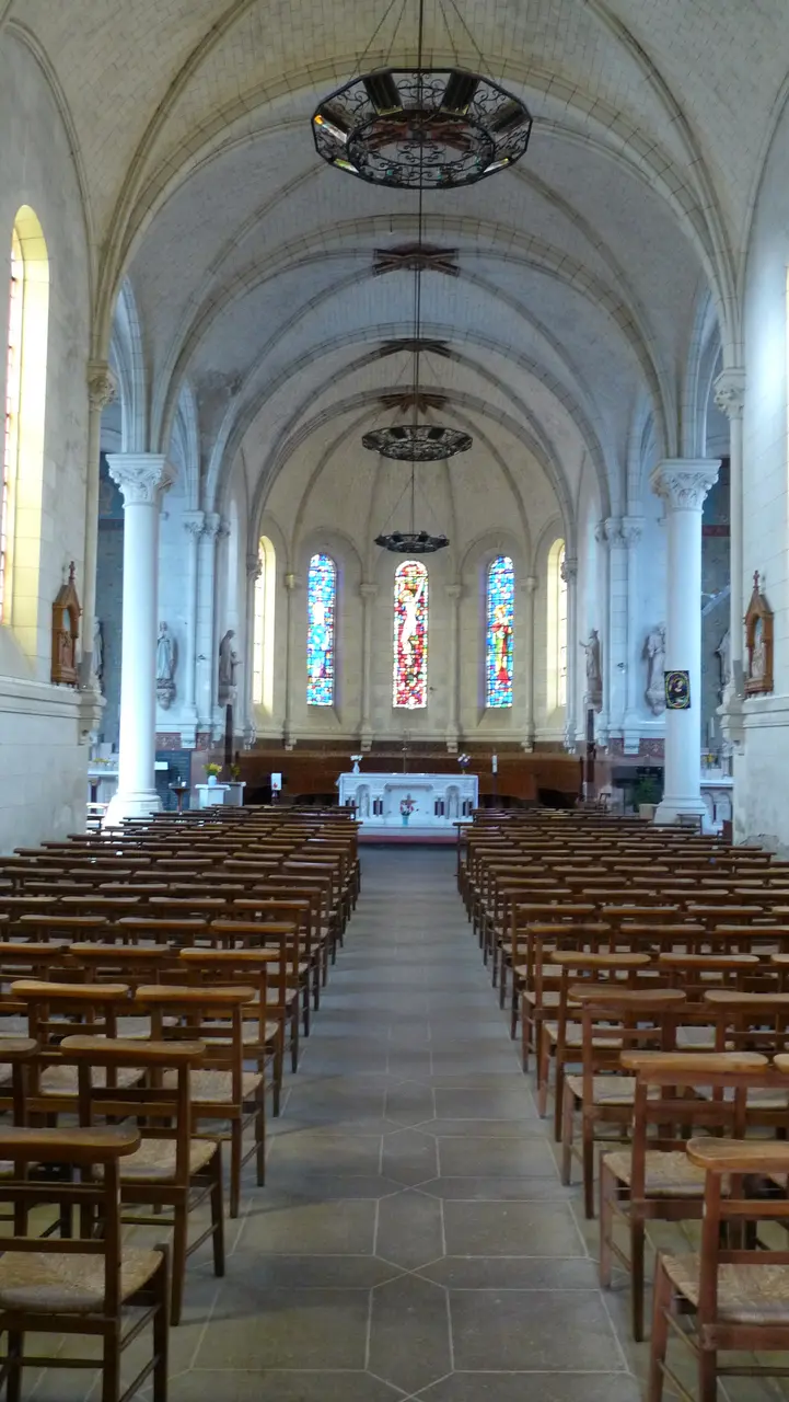Saint-Augustin-des-Bois (49) Église Saint-Augustin - Intérieur - 01