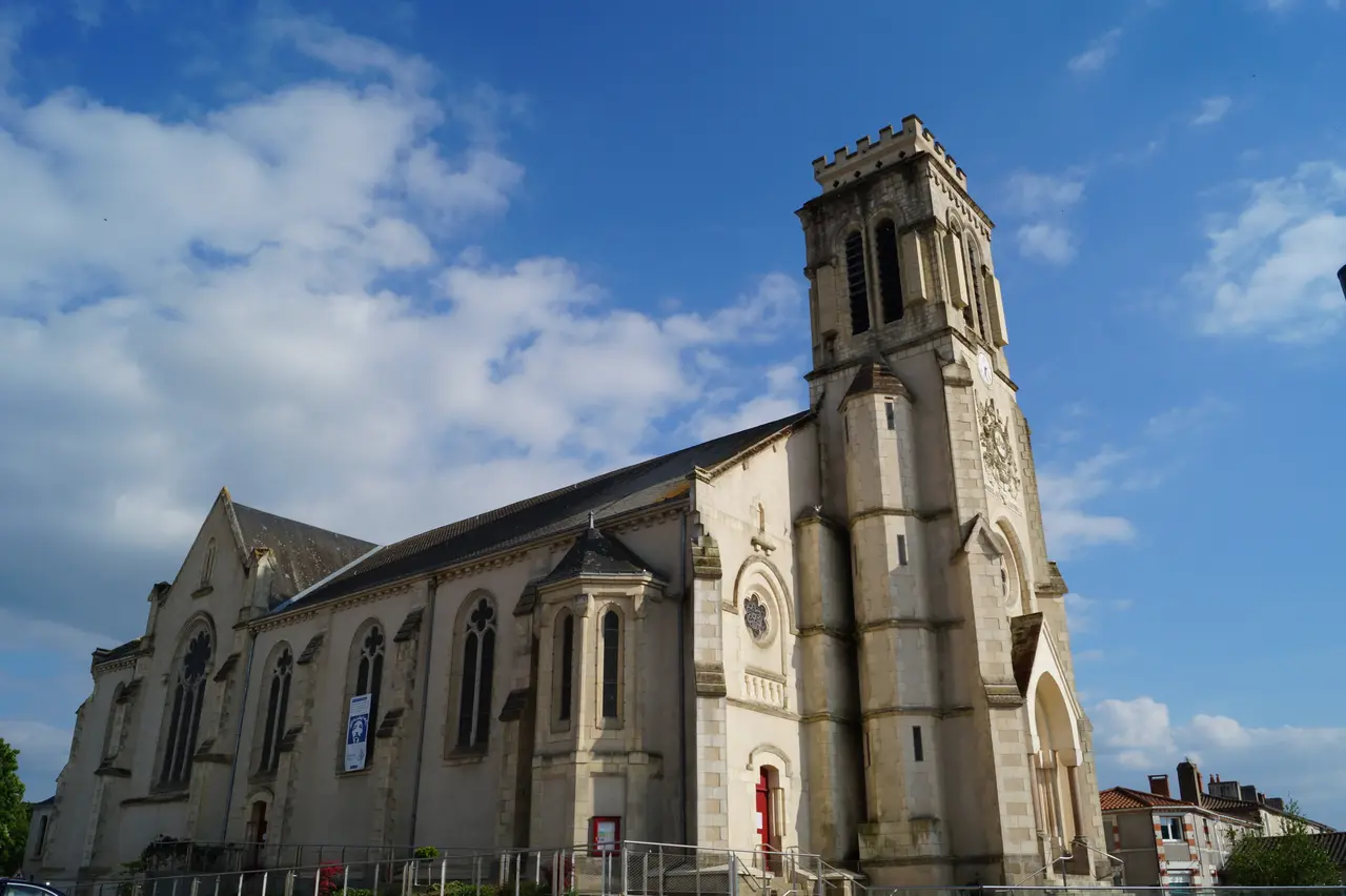 File:Église Saint-Christophe de Saint-Christophe-du-Ligneron (vue 3, Éduarel, 8 mai 2017).jpg