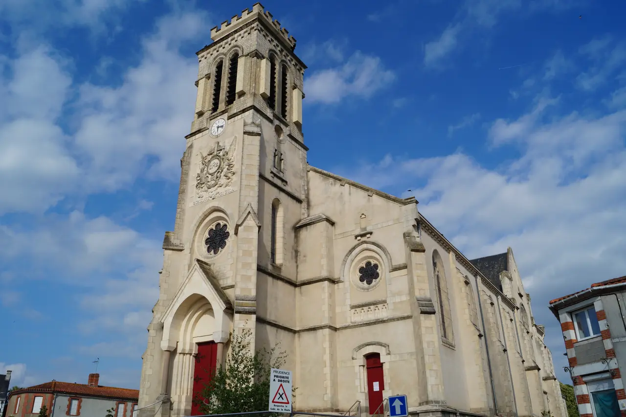 File:Église Saint-Christophe de Saint-Christophe-du-Ligneron (vue 2, Éduarel, 8 mai 2017).jpg