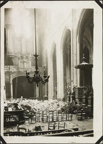 Paris in wartime, Cont. Eglise Saint-Gervais, struck by long distance shell. Good Friday - 1918 / Paris en temps de guerre - suite - église Saint-Gervais-Saint-Protais, frappée par un obus à longue portée. Vendredi saint, 1918