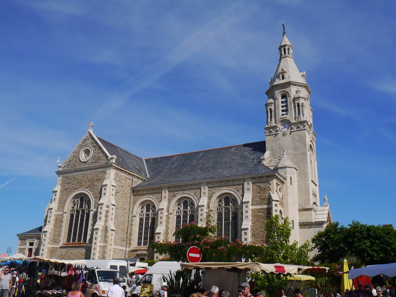 File:44 Saint-Michel-Chef-Chef église.jpg