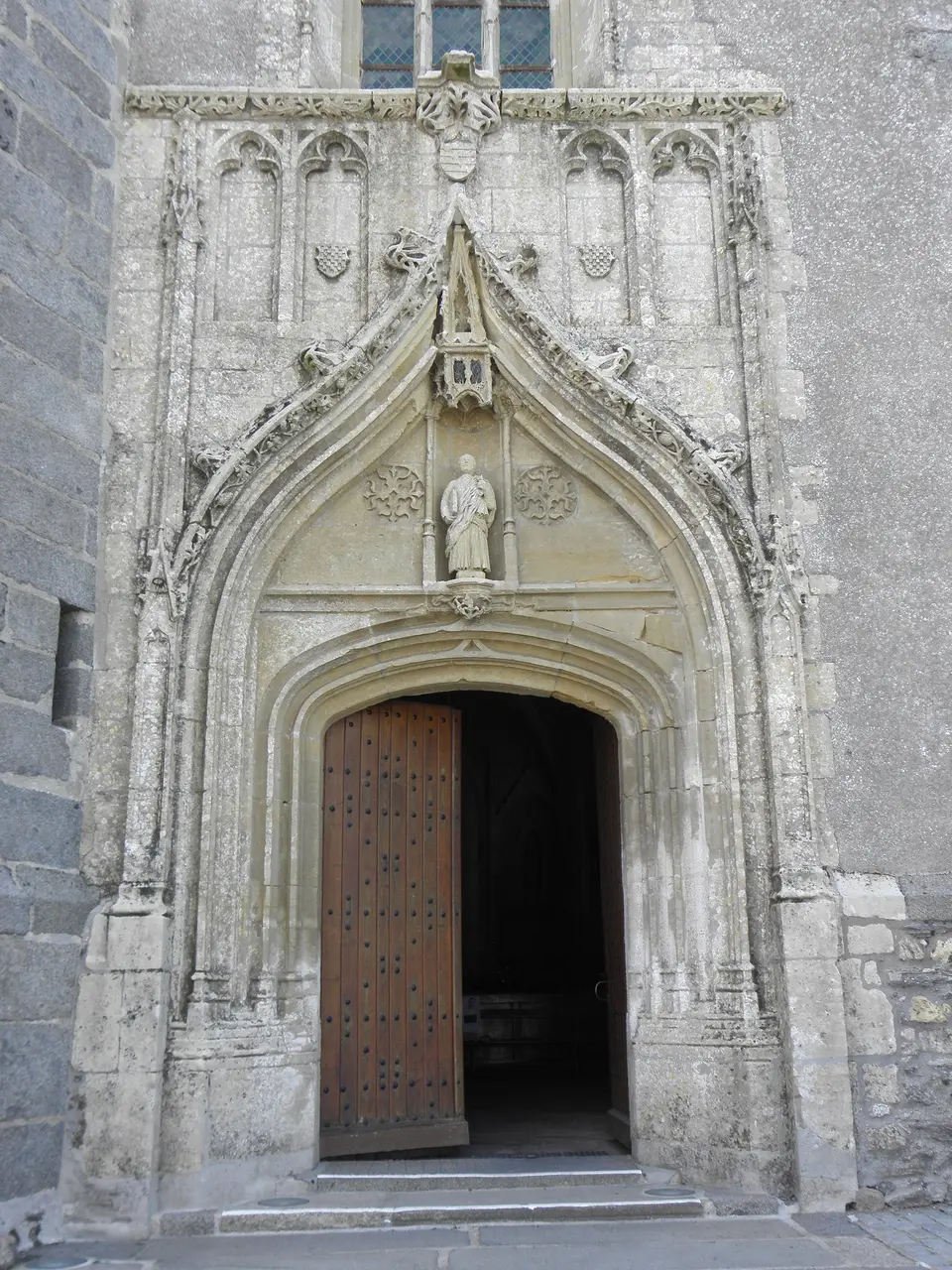 Saint-Pierre-du-Chemin (85) Église Saint-Pierre 02