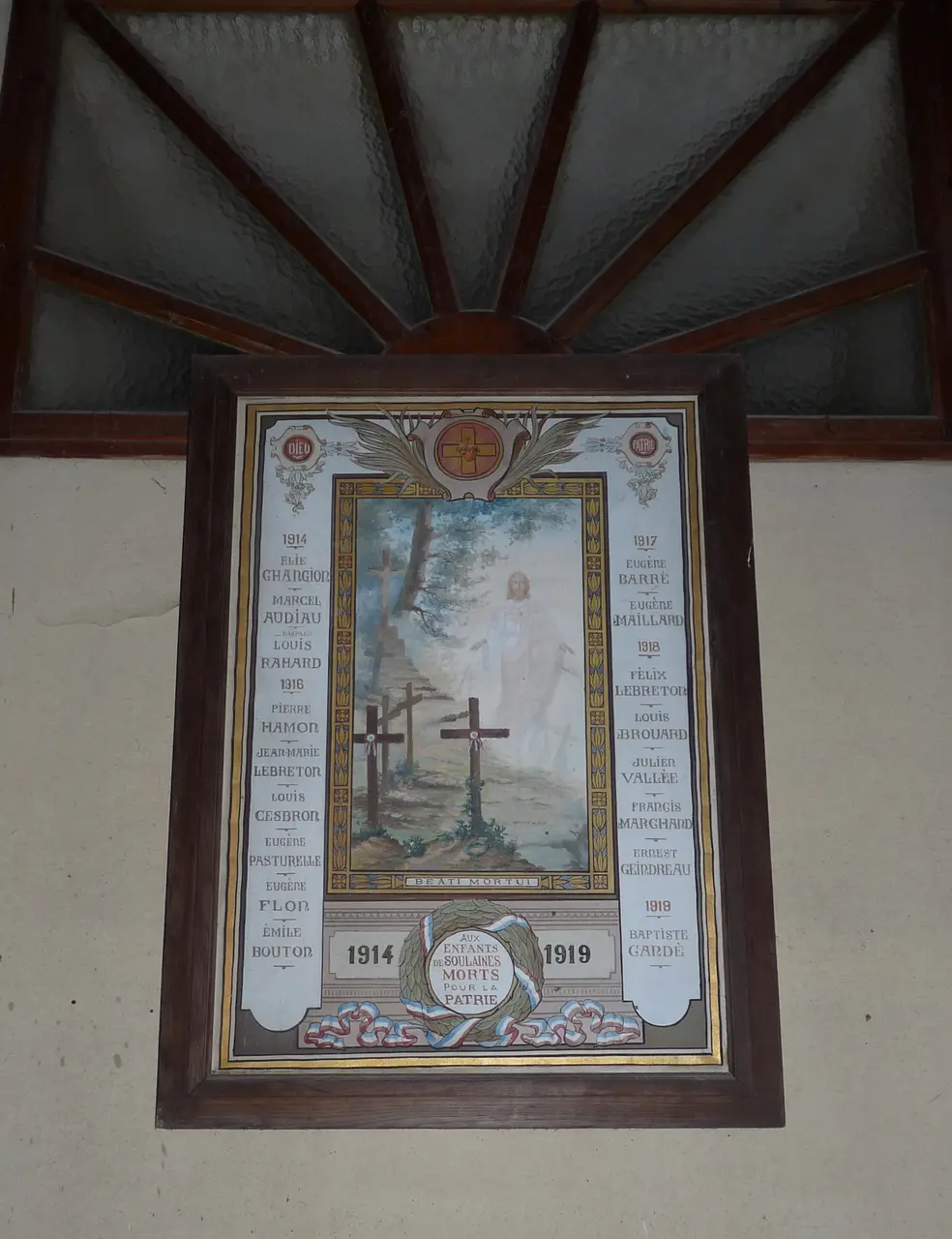 Soulaines-sur-Aubance (49) Église Notre-Dame - Monument aux morts