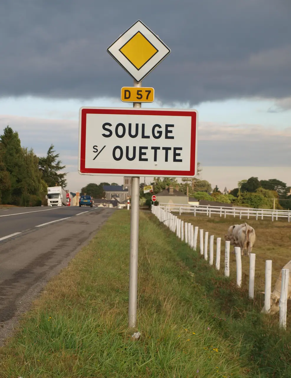 Soulgé-sur-Ouette-FR-53-entrée-01