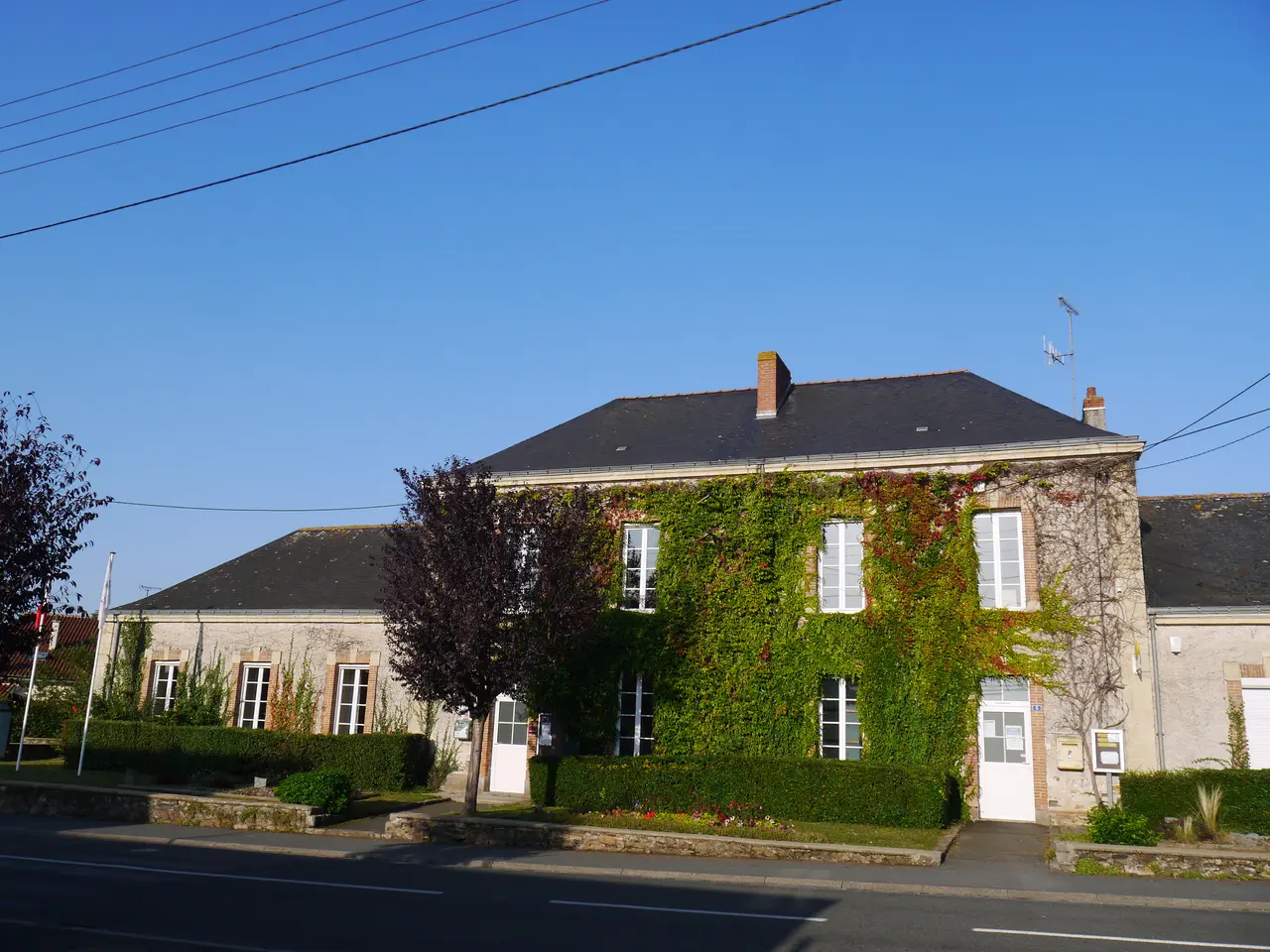 49 Toutlemonde mairie