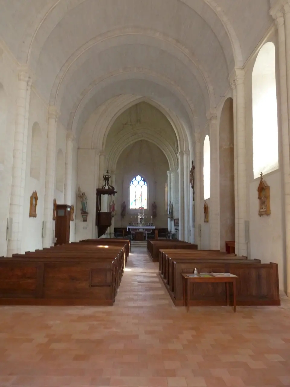 Vernoil-le-Fourrier (49) Église Saint-Vincent - Intérieur - 01
