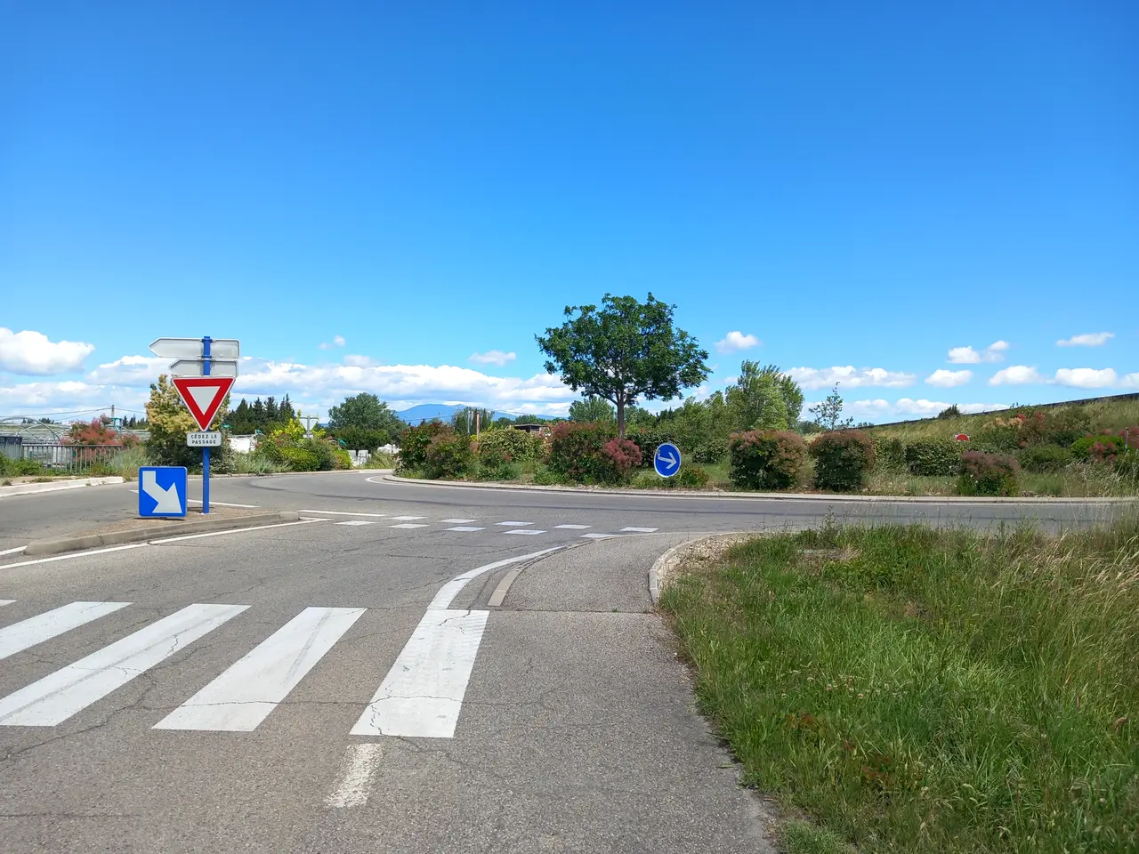 Giratoire RD89 de La Forêt (Althen-des-Paluds)