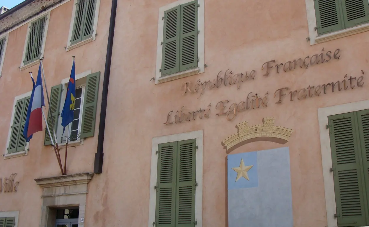 Carcès-mairie-43