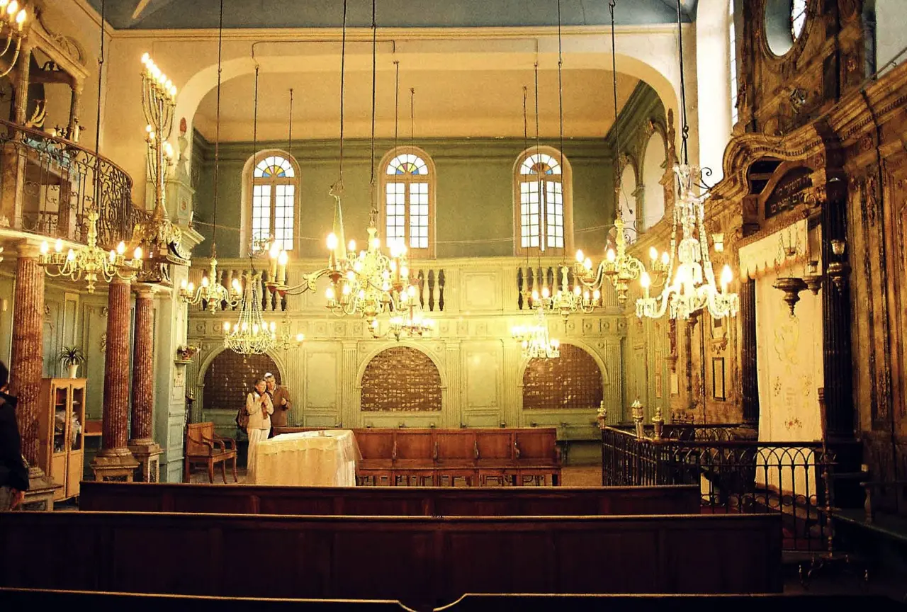 Carpentras synagogue 02