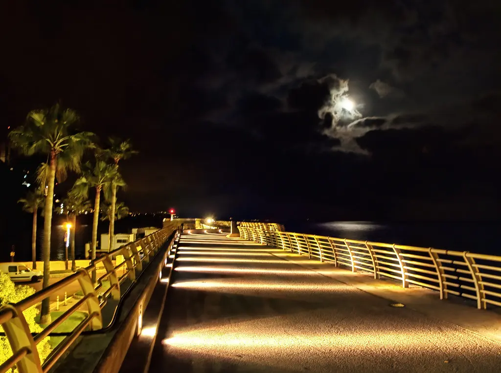 Fontvieille breakwater at night - Monaco