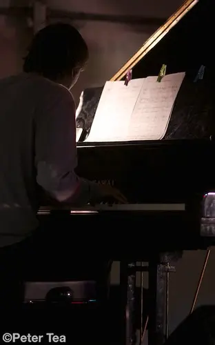 Andy Sugg [tr sax], Nash Lee, Daniel Gassin, James Gilligan, James McLean[Drms],Guest Bob Sheppard (sax, flute)