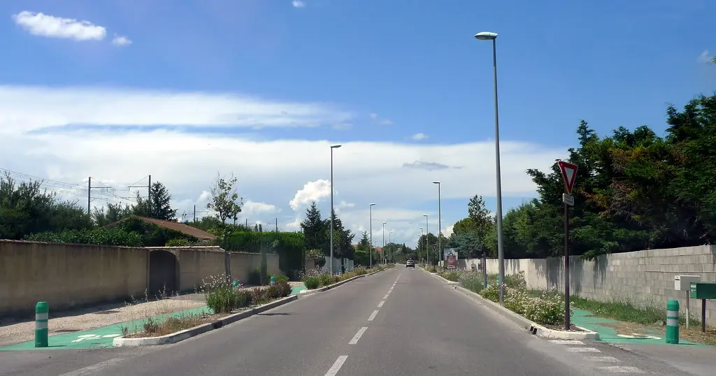 pistes cyclables (JONQUERETTES,FR84)