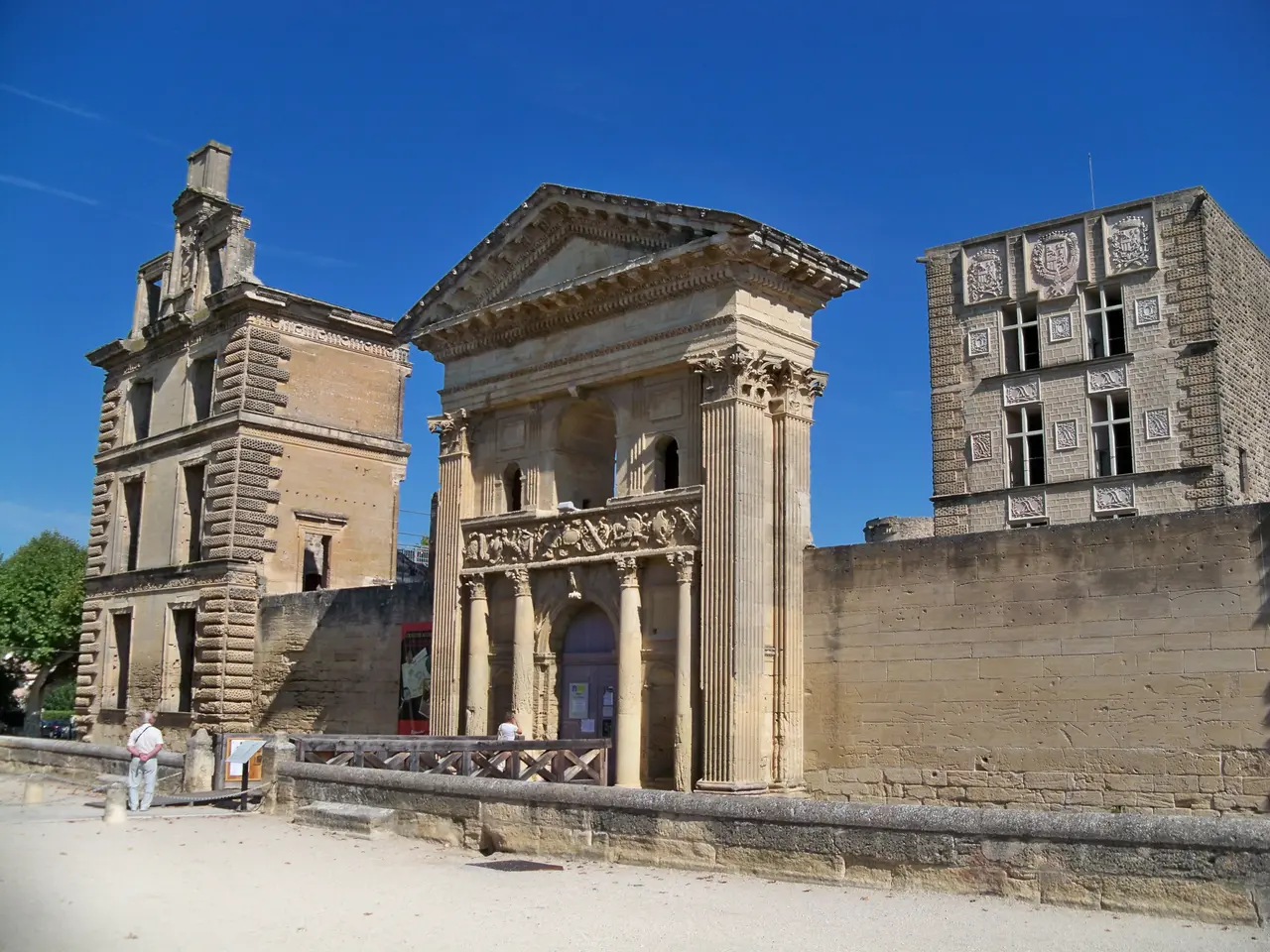 La Tour d'Aigue - Chateau