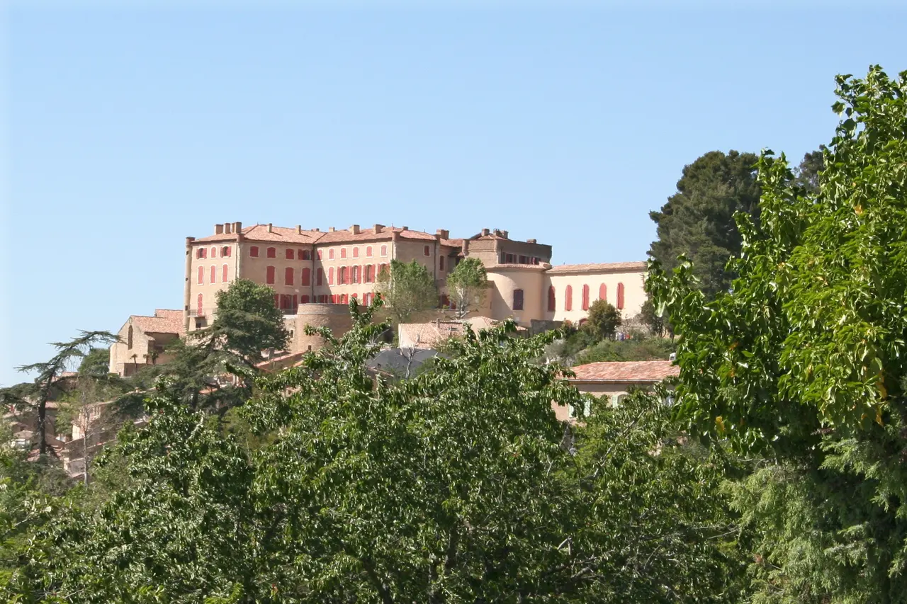 La Verdière Château2