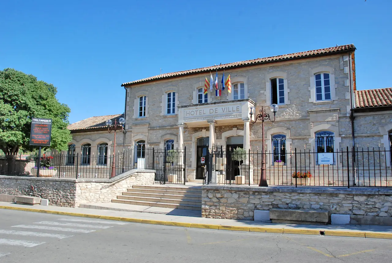 L'hôtel de ville de Lançon-Provence