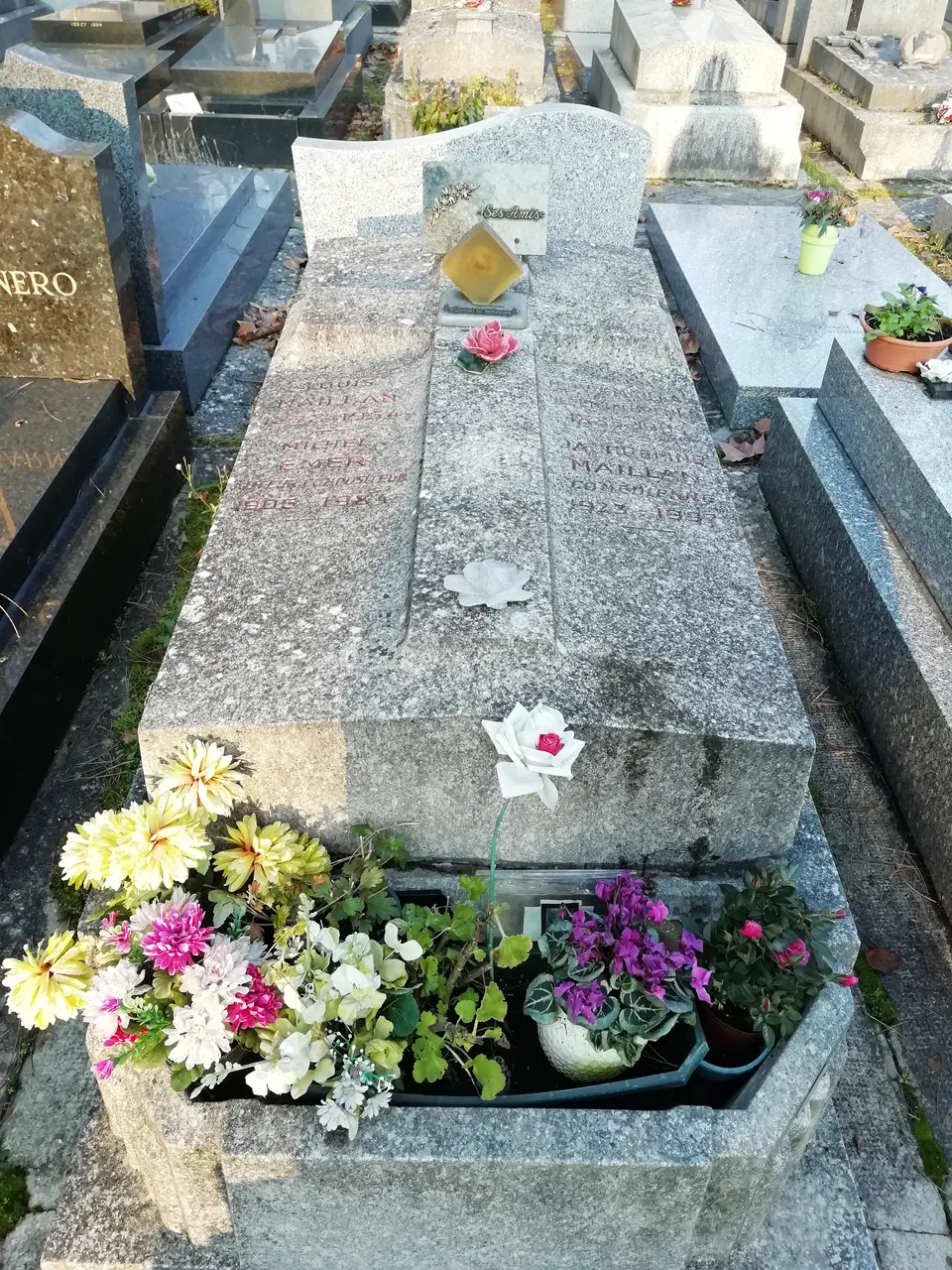 Jacqueline Maillan et Michel Emer tombe