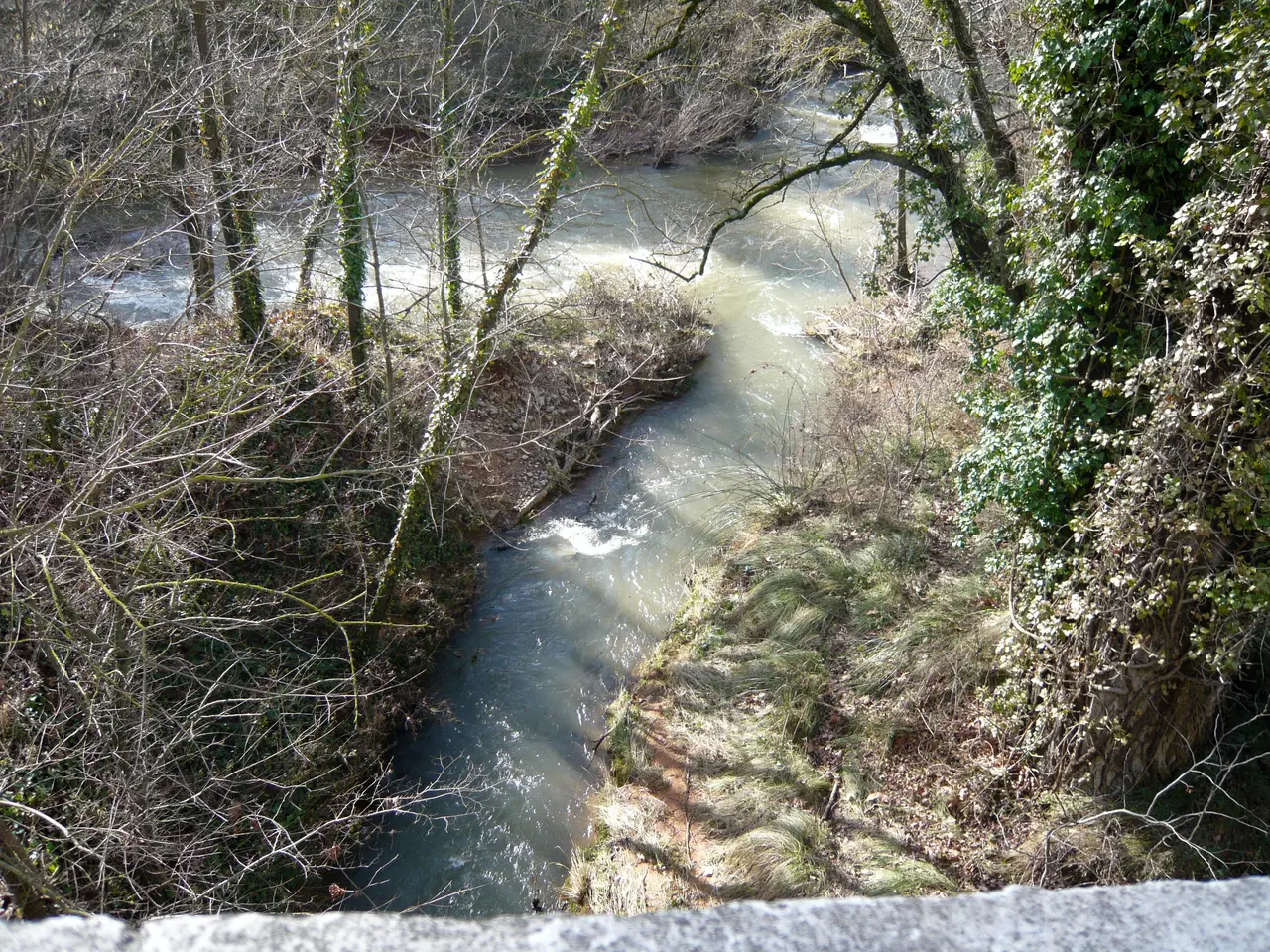 Bayeux ou Bayon Pont de Bayeux confluent Arc vu du pont Meyreuil Bouches-du-Rhône France