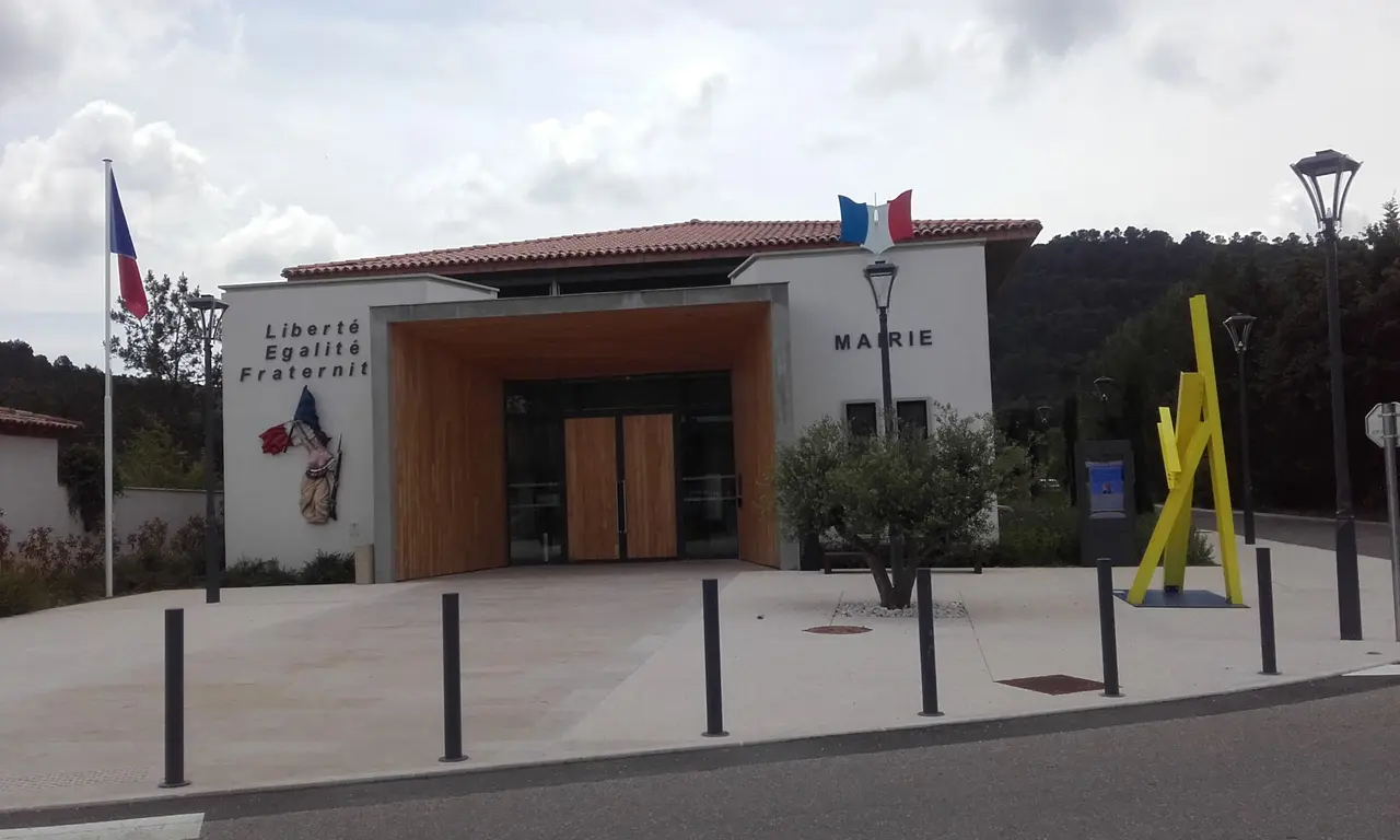 Néoules Mairie