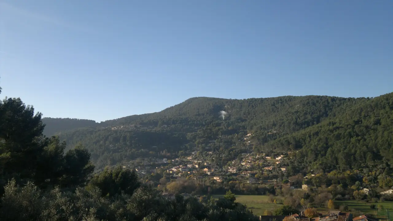 83210 Solliès-Toucas, France - panoramio