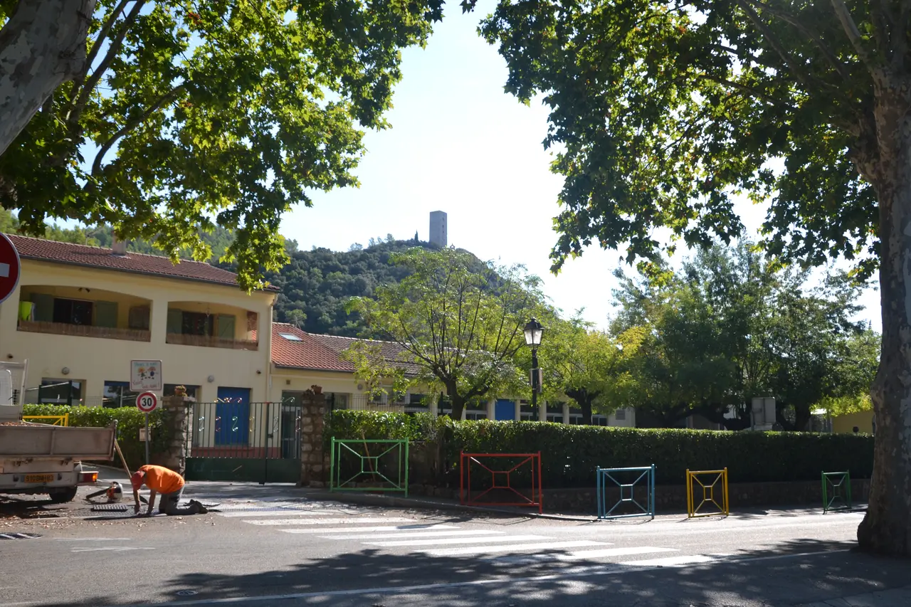 Taradeau - école