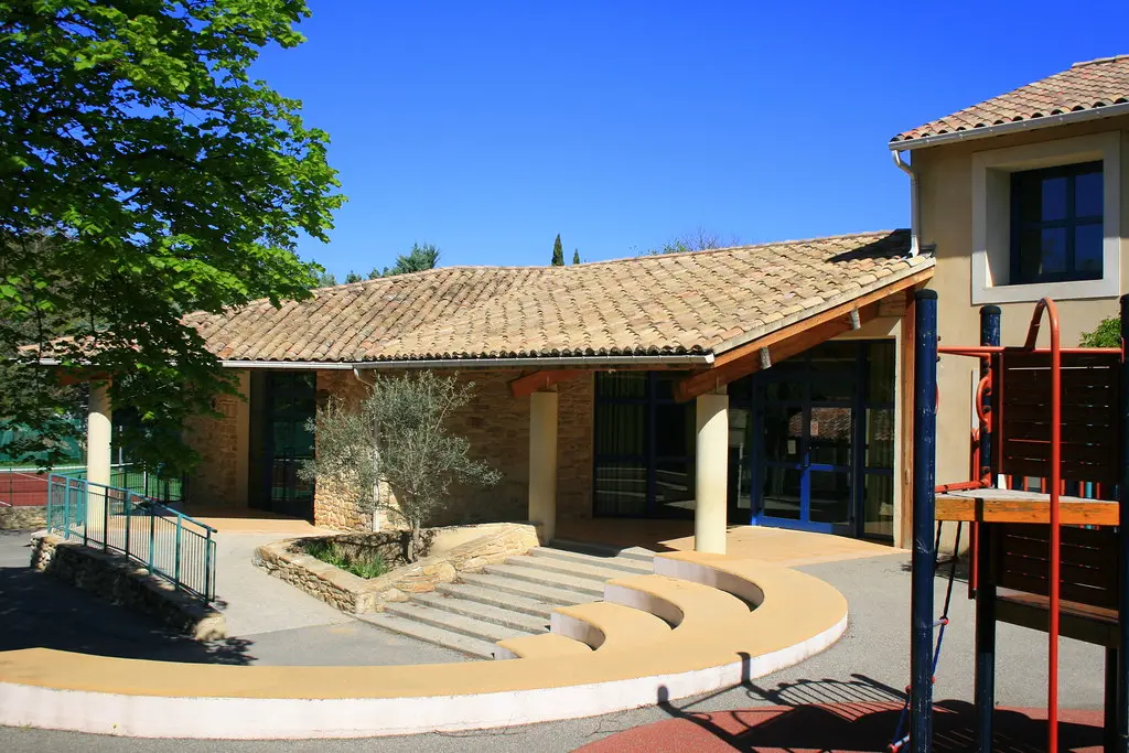 école primaire (UCHAUX,FR84)