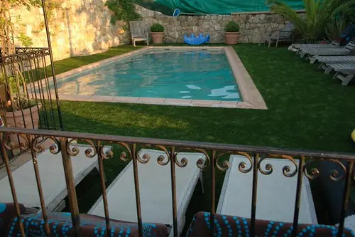 Easigrass the artificial grass company transform this pool area in Valbonne France