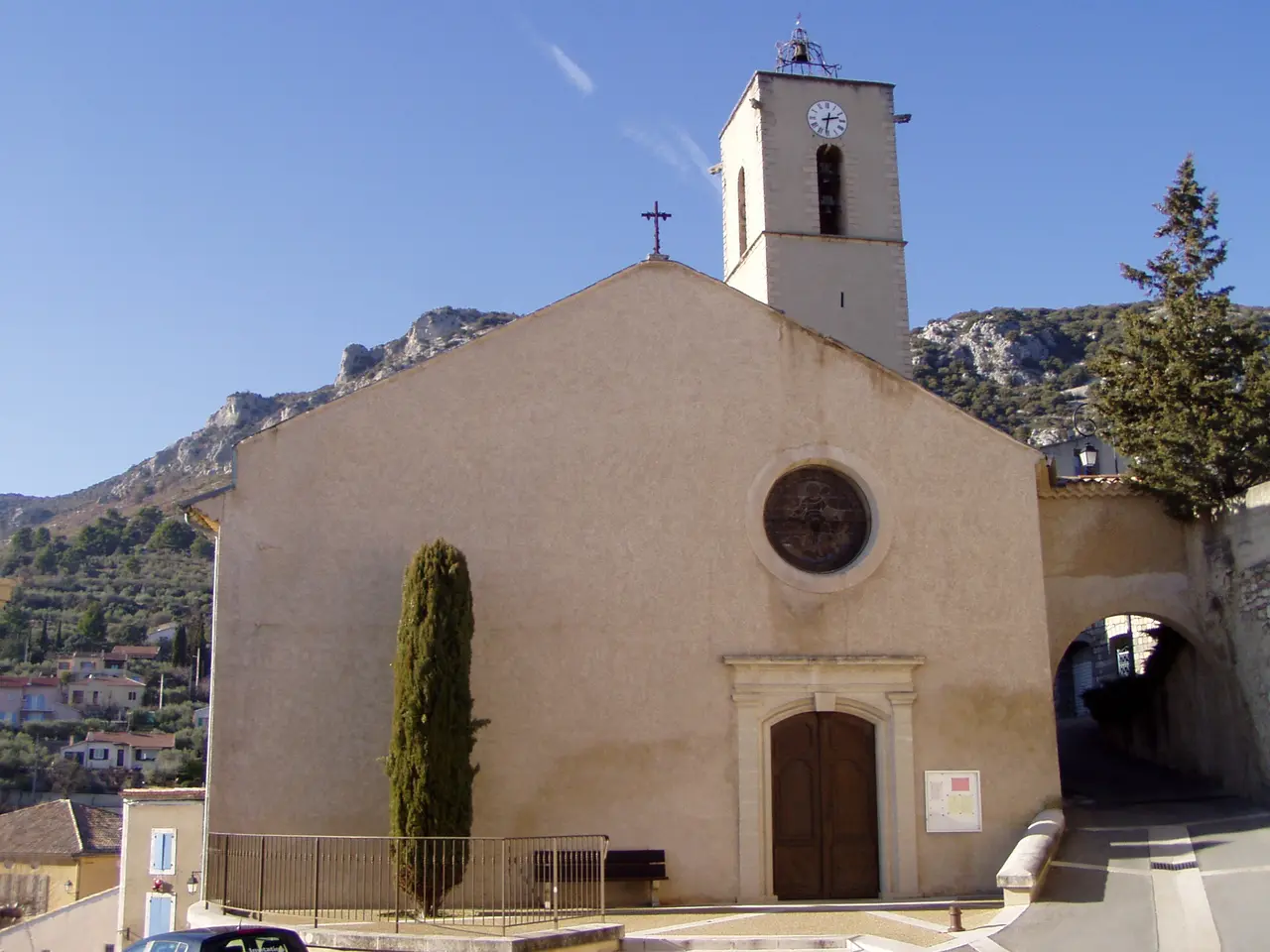Eglise Sainte-Victoire de Volx (04)