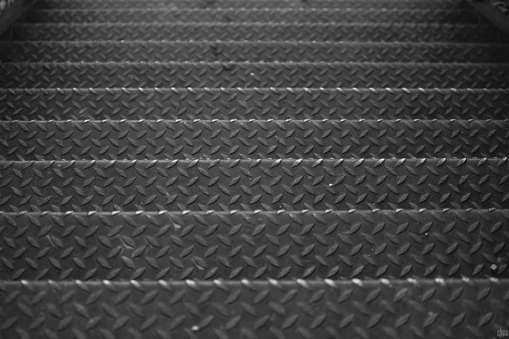 Step by Step. (Châteaudouble France).
